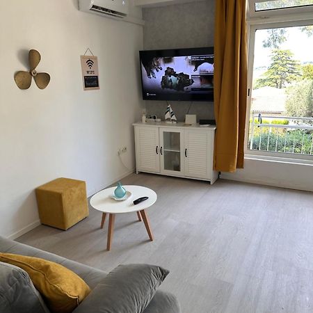 Beach Apartment - 50M From The Beach With Free Parking Biograd Na Moru Eksteriør billede