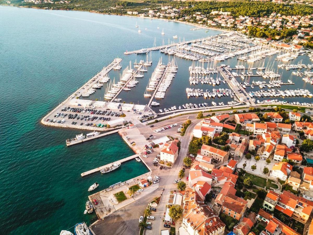 Beach Apartment - 50M From The Beach With Free Parking Biograd Na Moru Eksteriør billede