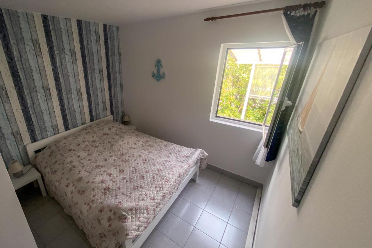 Beach Apartment - 50M From The Beach With Free Parking Biograd Na Moru Eksteriør billede
